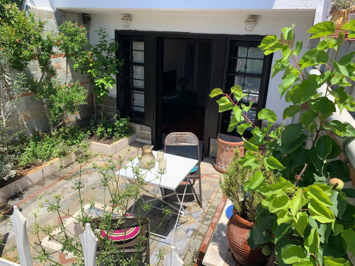 Gemuetliches Appartement In Ano Poli Tesalonika Bagian luar foto